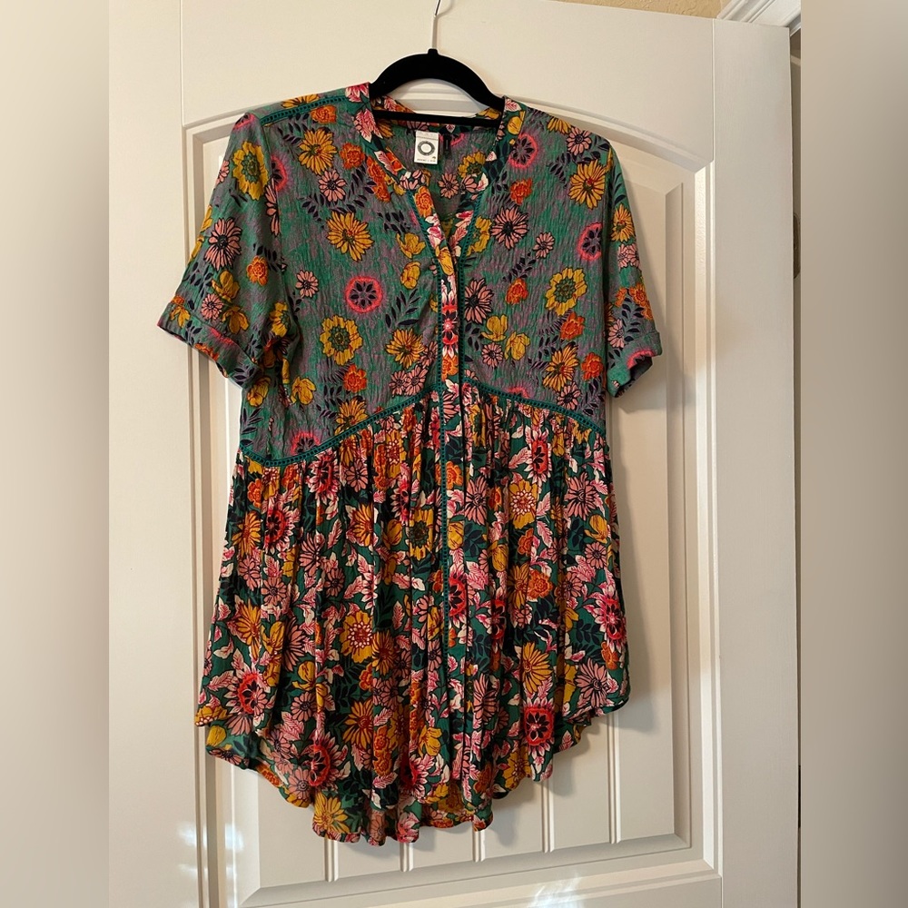 Anthropologie Tunic Top size small